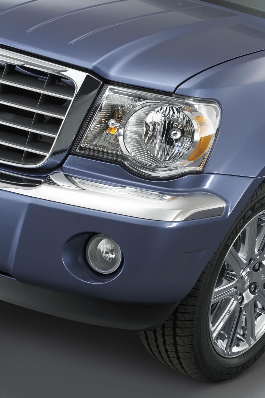  Chrysler Aspen Limited 2007 года  (фото 2 из 91)